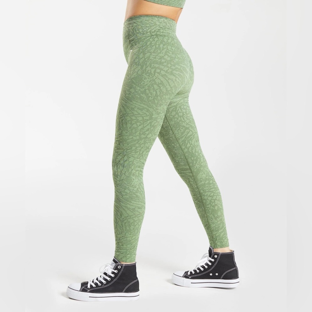 Gymshark green animal print workout activewear set - Picture 7 of 9